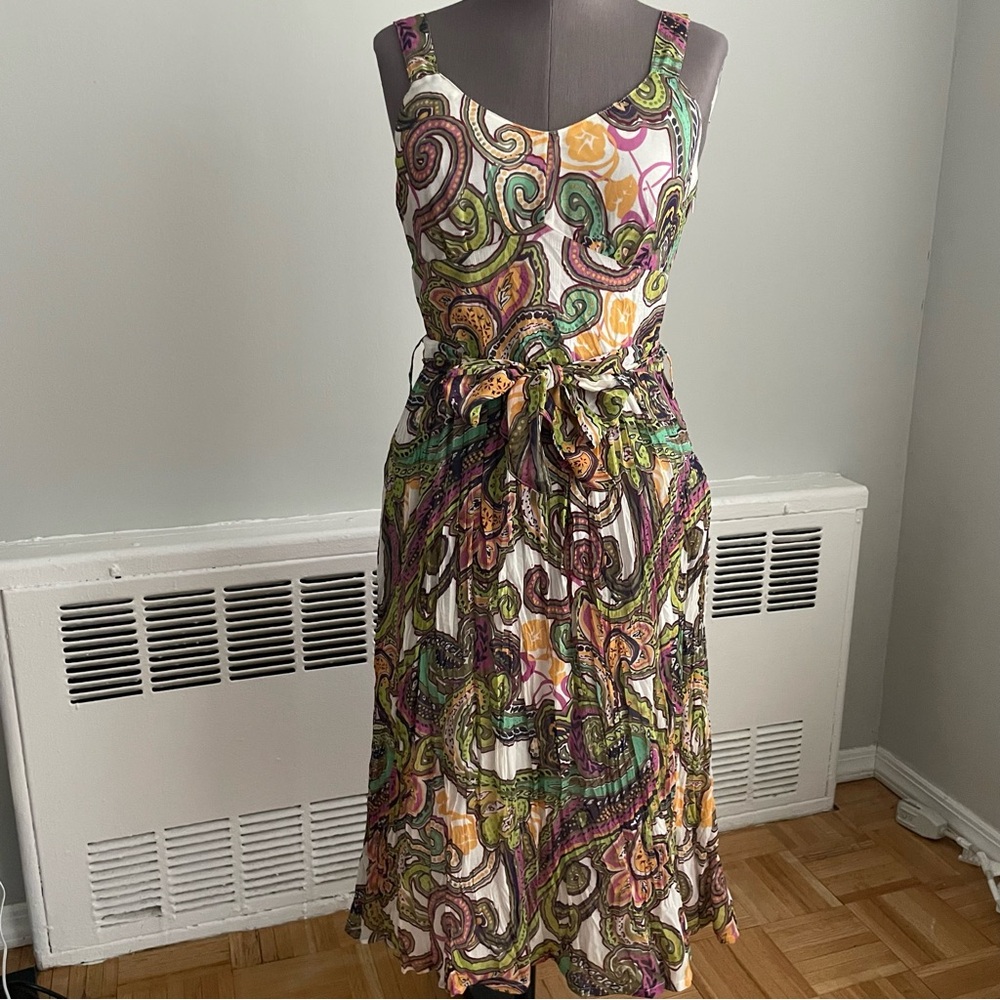 Vibrant Paisley Print sleeveless midi Dress